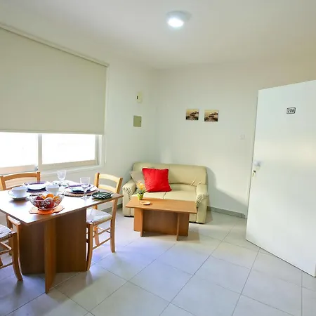 P. Ioannou Flats Διαμέρισμα *